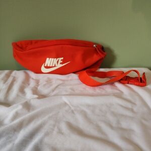 Nike Heritage Bright Red Fanny Pack